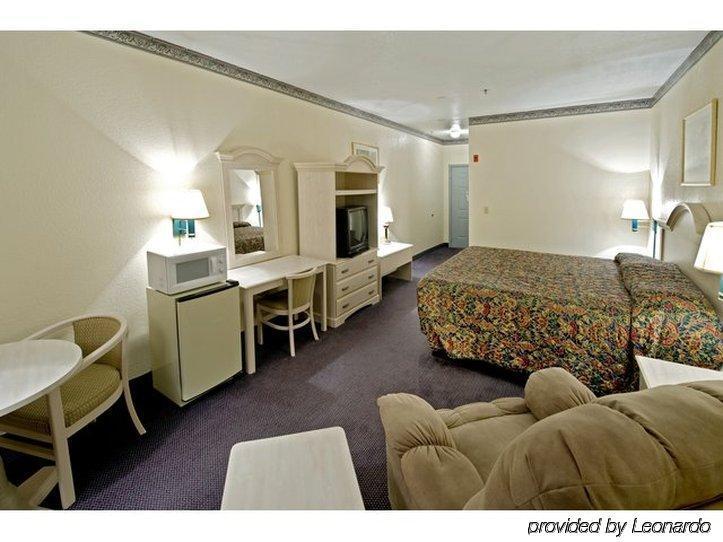 Americas Best Value Inn And Suites Houston Fm 1960 Westfield Room photo